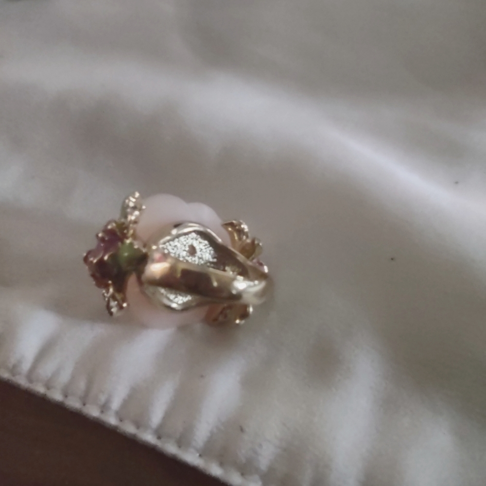 Flower ring - Picture 3 of 7